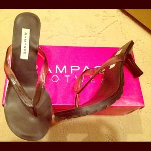 ☀Rampage beach/pool sandals👙. Sorry, no trades.