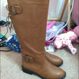Cognac riding boots!