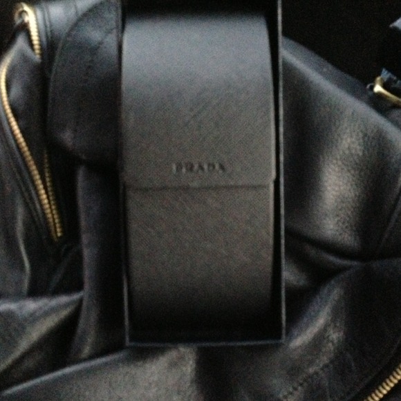 Prada sunglasses - Picture 2 of 3