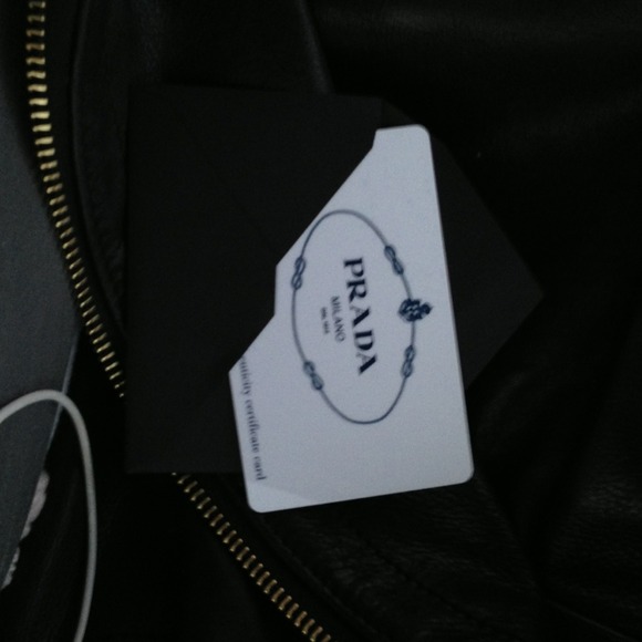 Prada sunglasses - Picture 3 of 3