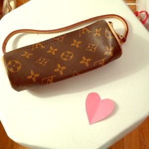 Reserved Inspired LV sunglasses/make up case