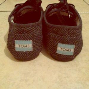 TOMS 'Cordones'
