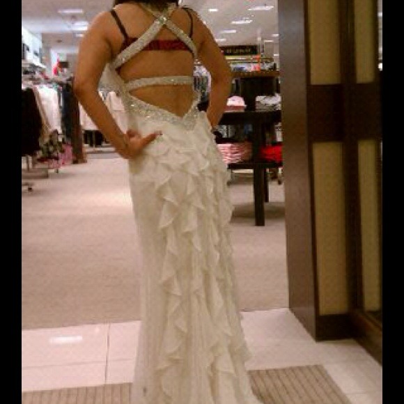 White Elegant Dress - Picture 2 of 3