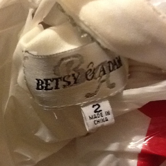 White Elegant Dress - Picture 3 of 3