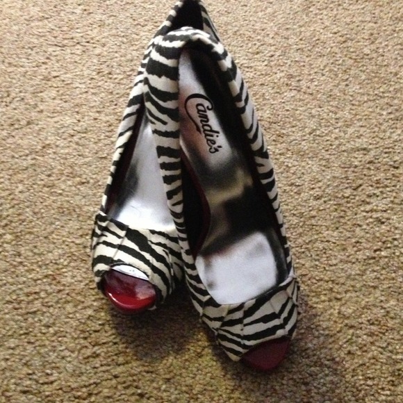 Reserved:-)🌹Zebra heels🌹