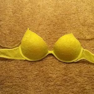 Greenish yellow lace push-up bra💚💛