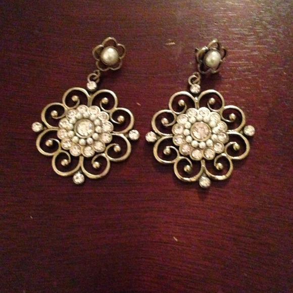 Chandelier earrings, toe ring, turquoise earrings