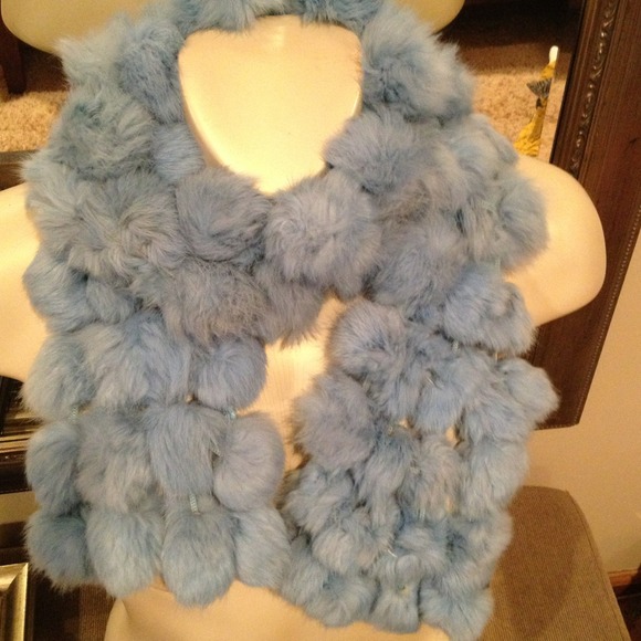 *SOLD* Rabbit Fur Scarf - Picture 2 of 2