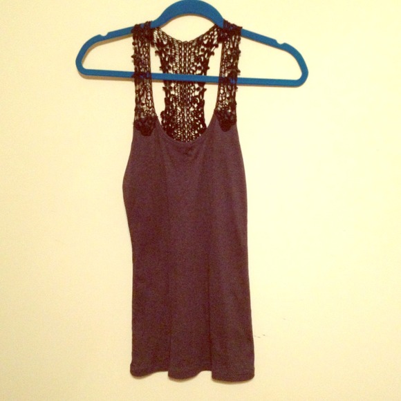 🚫SOLD🚫Black razorback tank with lace detail
