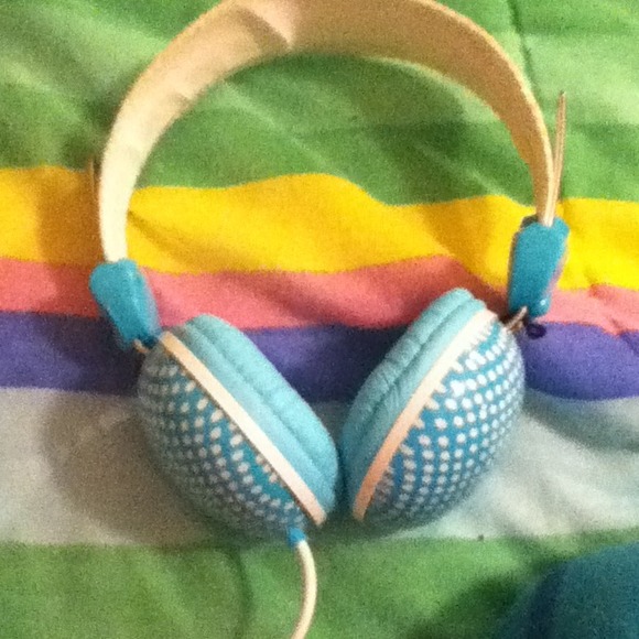 Poke a dot head phones