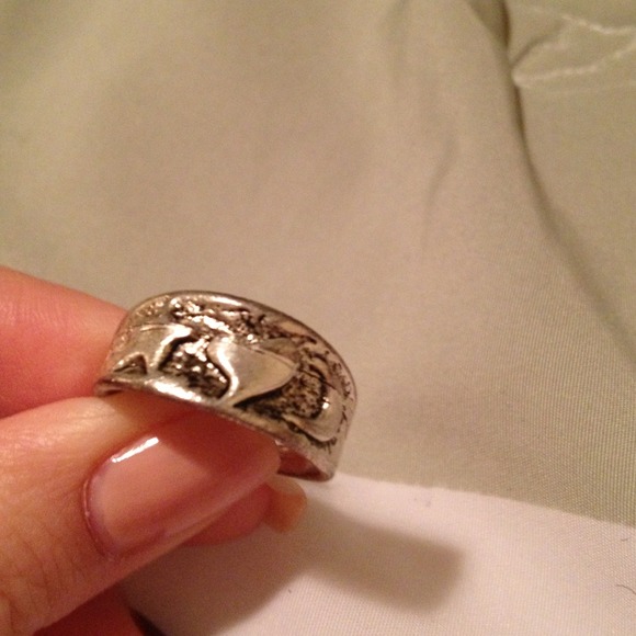 Ring - Picture 2 of 4