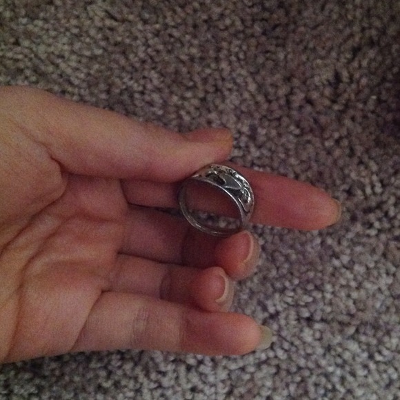 Ring - Picture 4 of 4