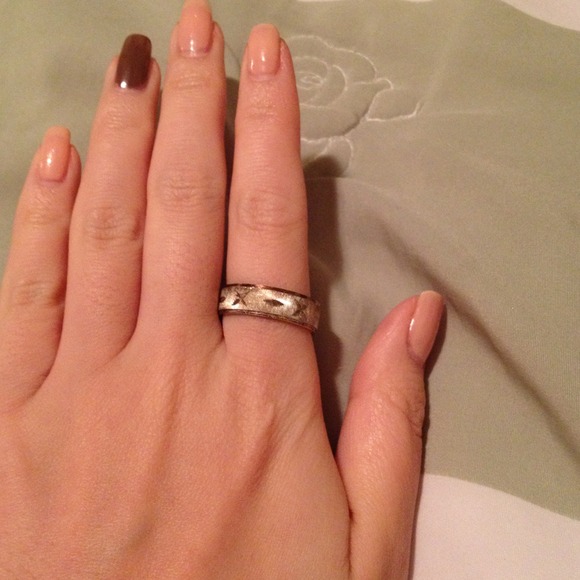 Ring - Picture 2 of 2