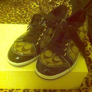 Authentic coach shoes size 8.