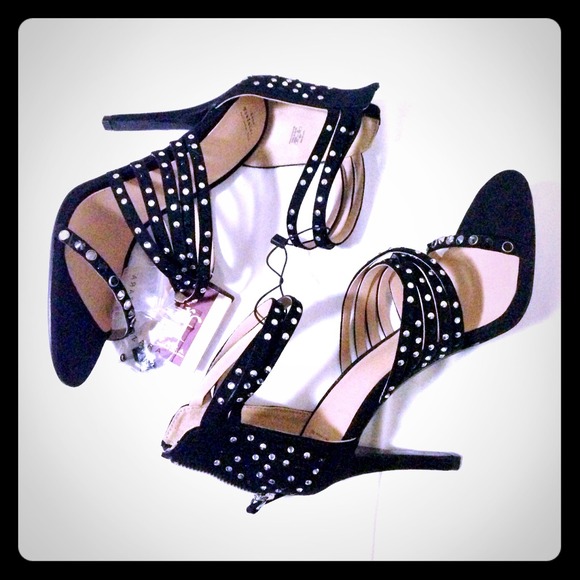 🚫Sold to @mshedrin33🚫 Zara studded sandal