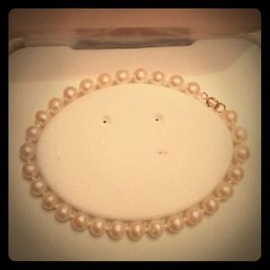 Authentic freshwater pearl bracelet