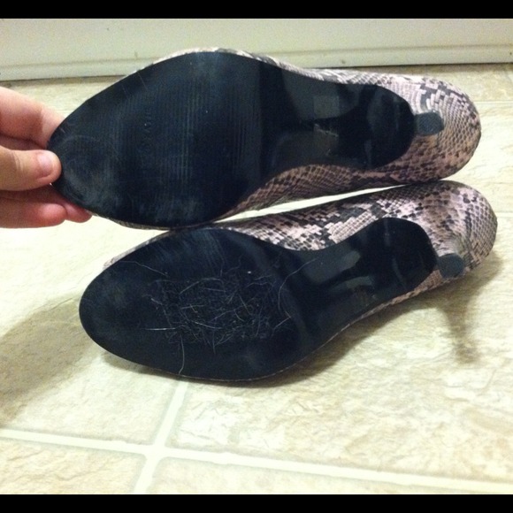20% price reduction! sz 7.5 Pink snakeskin pumps - Picture 4 of 4