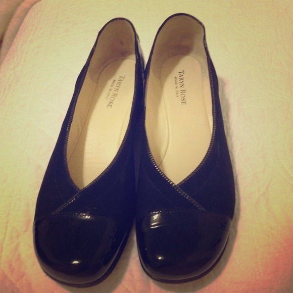 Great Taryn Rose patent leather shoe!