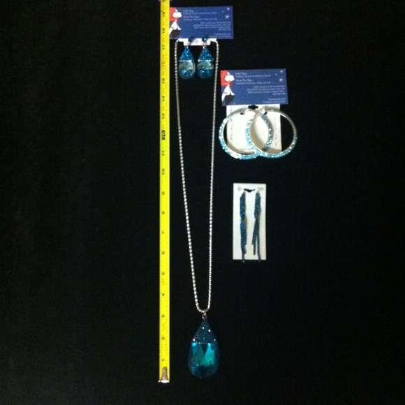 Titanic in turquoise.