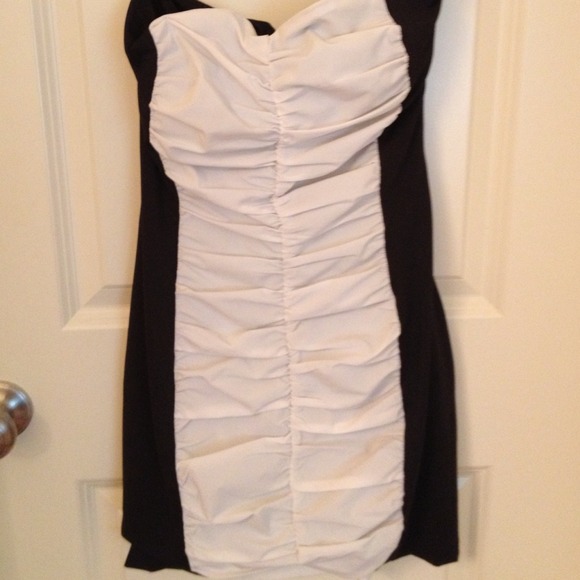 Black and white mini dress - Picture 1 of 2