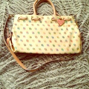 🔴✋reserved✋🔴100% authentic Dooney & Bourke