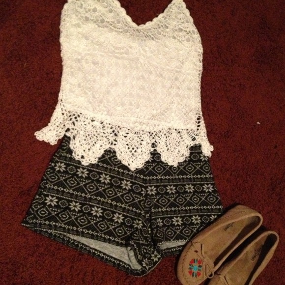 🚫ON HOLD🚫 Tribal shorts 🚫DONT BUY🚫