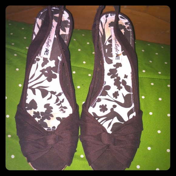 Cute brown wedge!