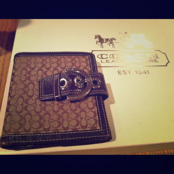 Authentic Coach wallet 👜