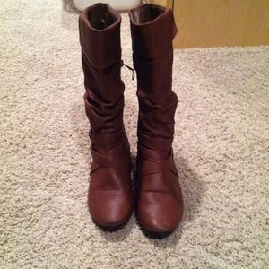 Chestnut brown fashion boots
