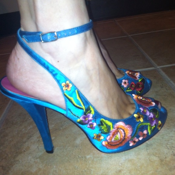 Betsey Johnson retro heels