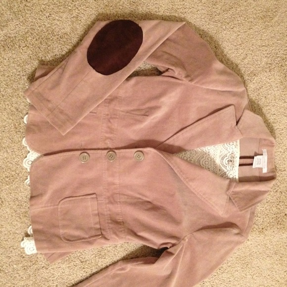 SOLD IN BUNDLE-Cute Velvet Charlotte Russe Blazer!