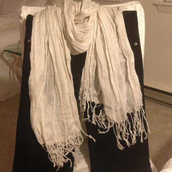 Vera Wang Scarf