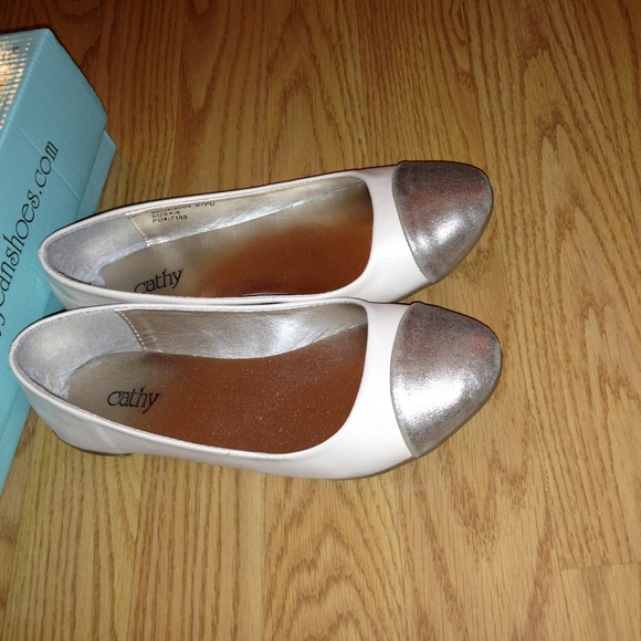 Flats - Picture 2 of 3