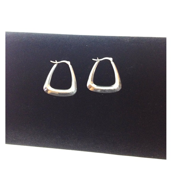 Stainless steel square earrings w/saddleback clasp - Picture 1 of 2