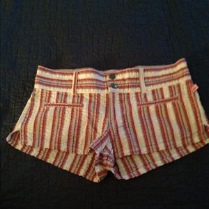 Hollister. Red, white & blue 7.