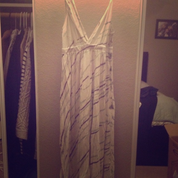 V neck tie dye maxi dress