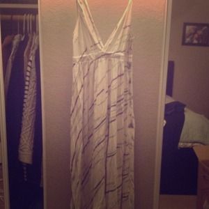 V neck tie dye maxi dress