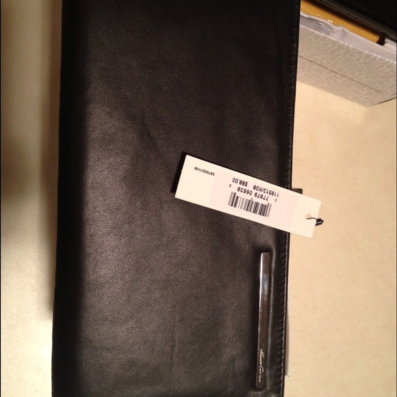 ✨SOLD✨Kenneth Cole genuine leather clutch - Picture 1 of 4