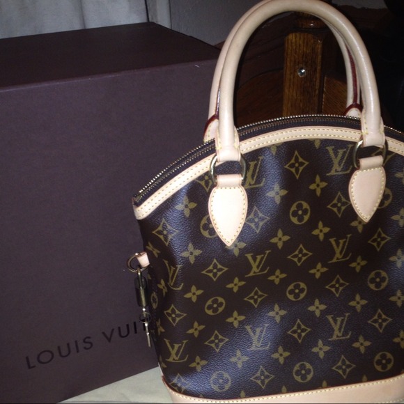 ✨SOLD✨AUTHENTIC-Louis Vuitton Mono Lockit