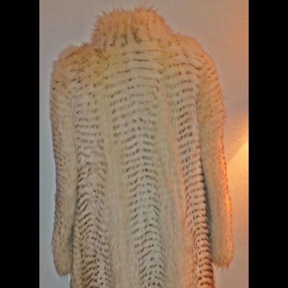 Fur coat cross Fox design full length super yummy! - Picture 4 of 4