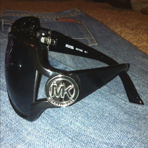 Michael KORS black sunglasses