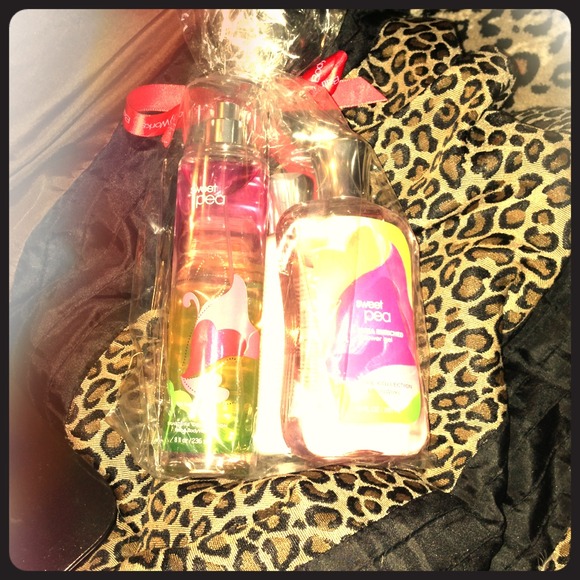 Brand New Bath& Body works Fragrance Set