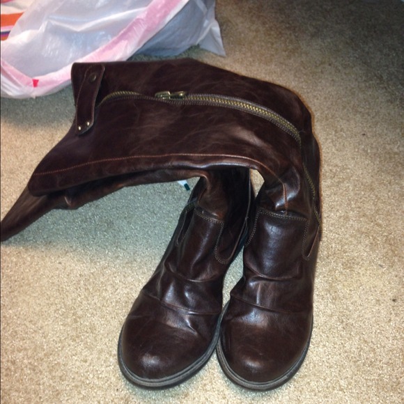 Brown Mia boots