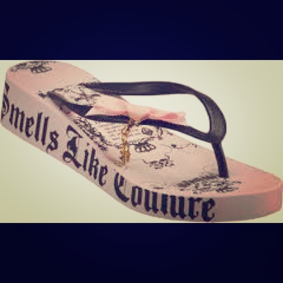 Adorable! Juicy couture Carmen sandals!