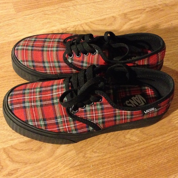 ❌SOLD❌Red plaid vans