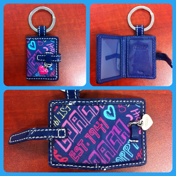 💥REDUCED💥Authentic Coach picture frame key ring.