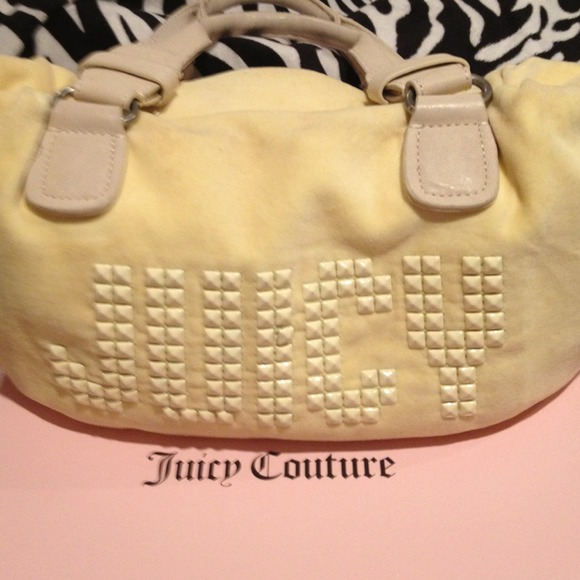 Yellow handbag perfect for spring 🌸& summer 🌼