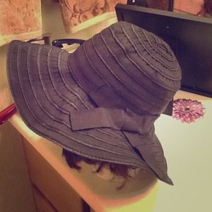 Black floppy sun hat