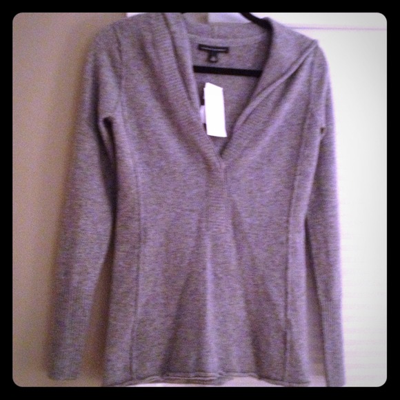 *Reserved* @trayceelc Banana Republic Sweater
