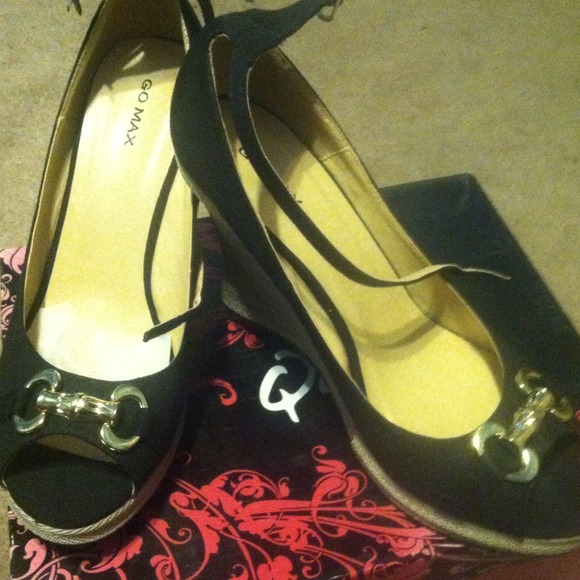 New black wedges